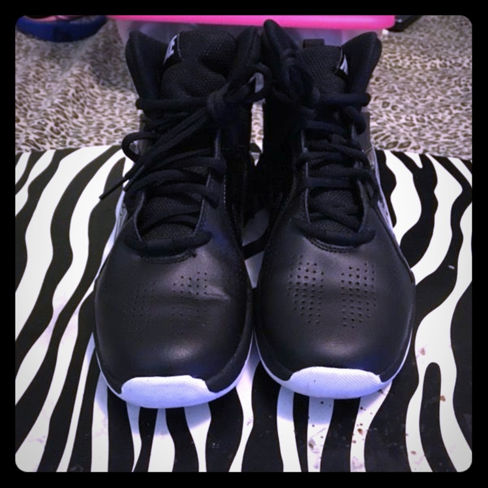 Nike Team Hustle D6s